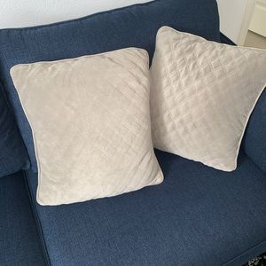 Throw Pillows (set of 2) Grey